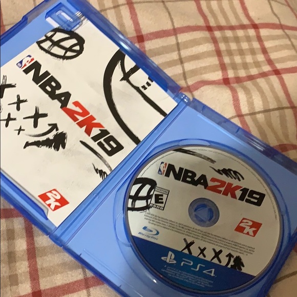 2K19 PS4 - Picture 2 of 4